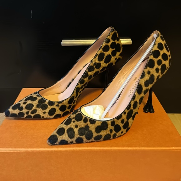 Louis Vuitton - Blossom Pump - Picture 4 of 9